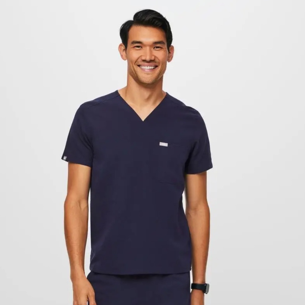 Figs Chisec 3 Pocket Scrub Top